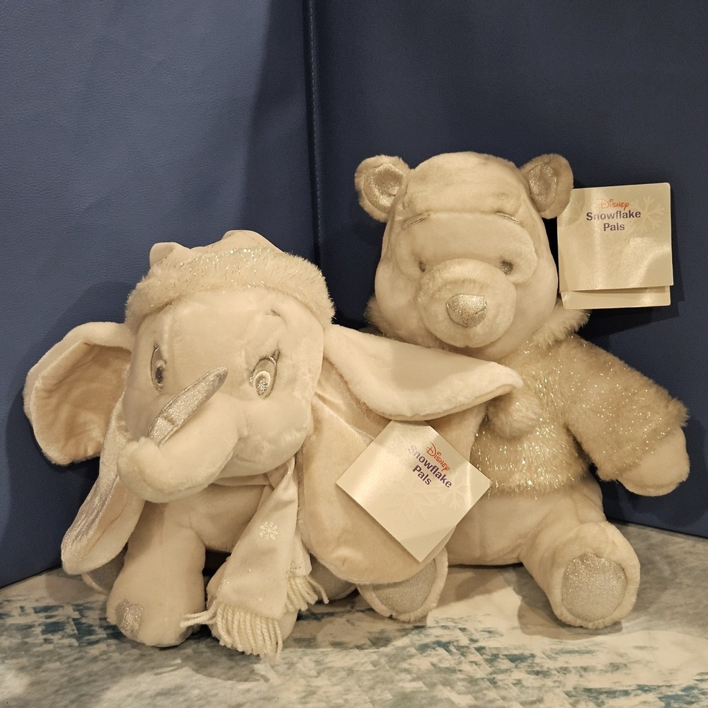Disney‎ Store Pooh & Dumbo Winter Snowflake Pals Plush Pair